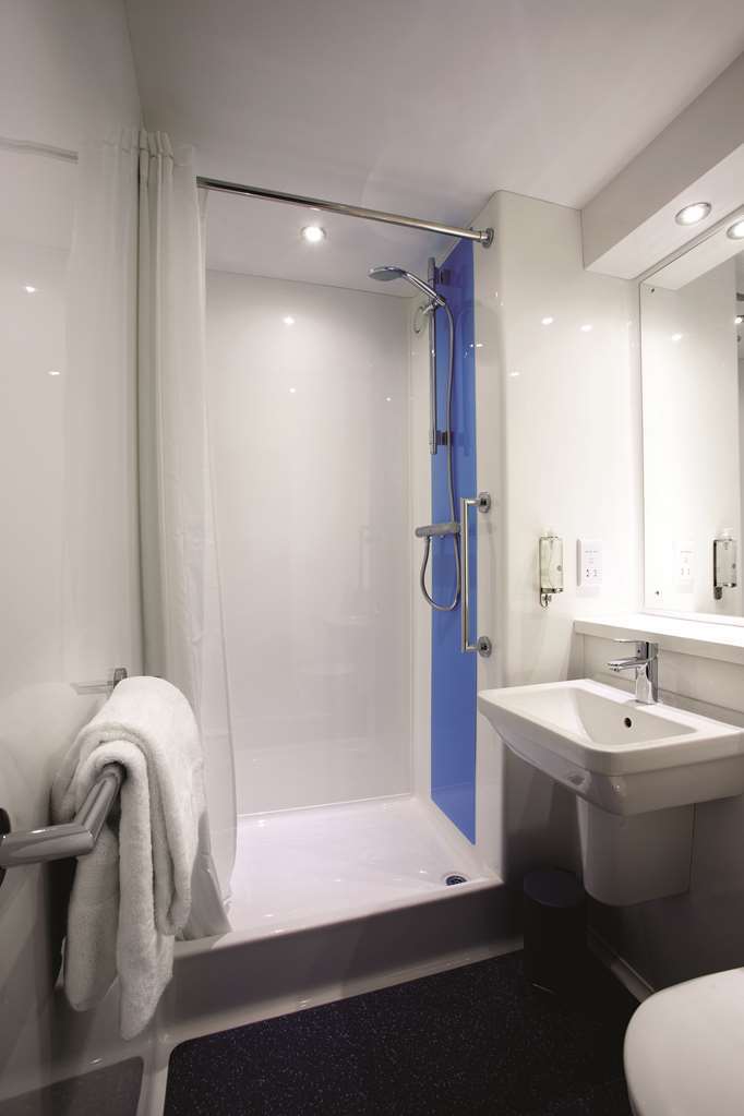 Travelodge Birmingham キングスウィンフォード 部屋 写真