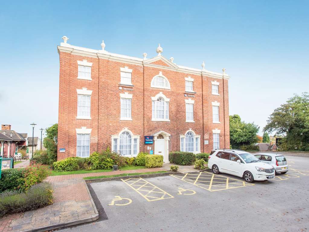 Travelodge Birmingham キングスウィンフォード エクステリア 写真